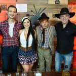 Ronny e Marcus com Léo e Júnior, Barnabé e Amanda Pascoaleto. Imagem: divulgação