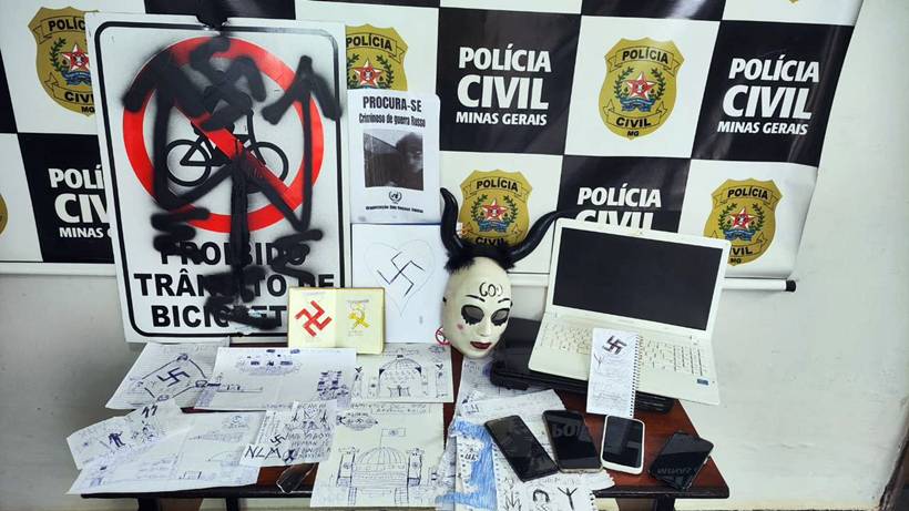 Polícia encontra materiais de apologia ao neonazismo em São Lourenço