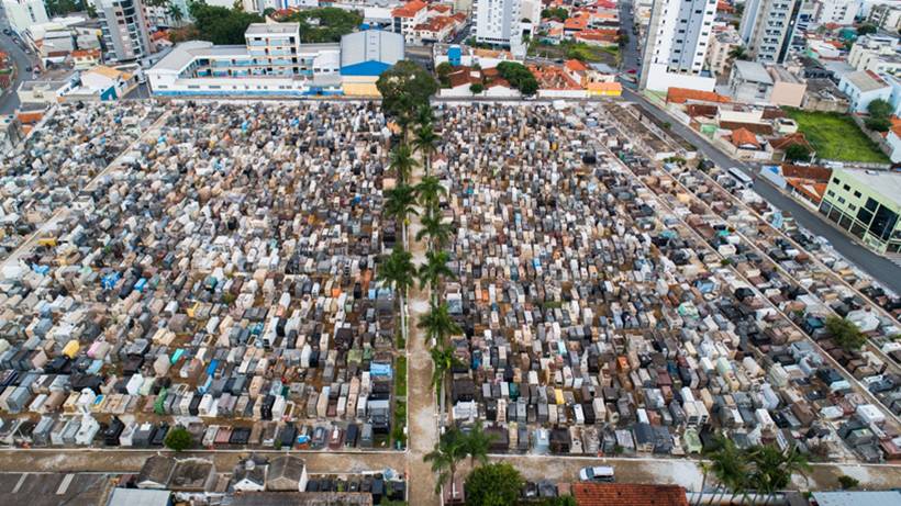 Cemitério tem prazos para obras e limpeza de túmulos para o Dia de Finados