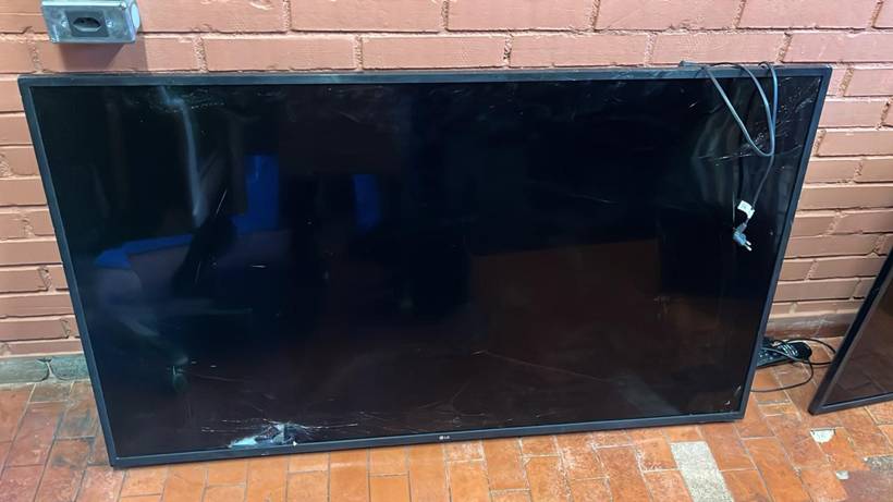 Ladrão é preso após furtar televisões, notebooks e botijões em duas escolas