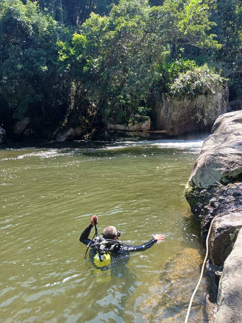 Homem morre afogado ao tentar salvar a filha que caiu em cachoeira no Sul de Minas
