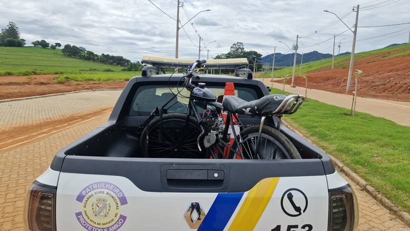 Bicicletas motorizadas irregulares são apreendidas em bairros de Santa Rita do Sapucaí