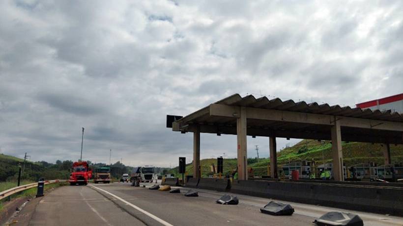 Arteris faz obra no pedágio de Cambuí, com interdição na manhã desta sexta-feira