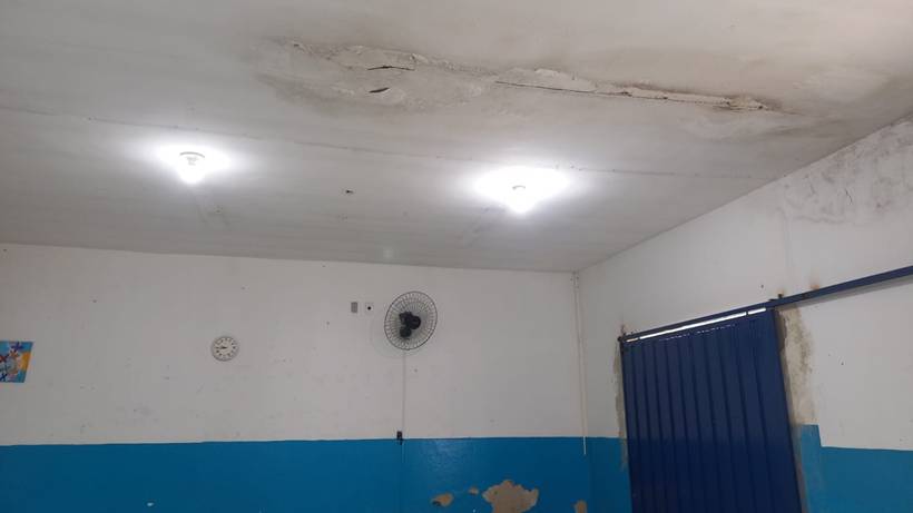Imagens mostram infiltrações em salas de aula e outros problemas em escola do Cidade Jardim
