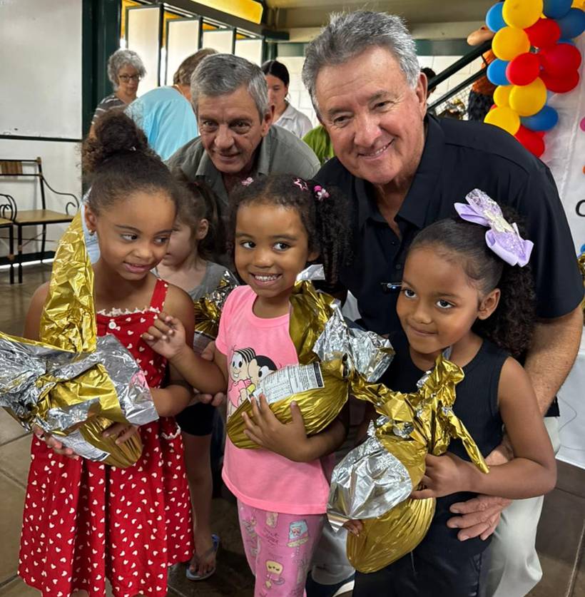 Cerca de 2,5 mil alunos ganham ovos de páscoa em São Gonçalo do Sapucaí