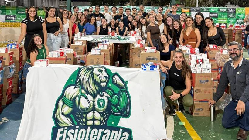 Alunos arrecadam mais de 12 mil litros de leite e óleo para o Hospital Samuel Libânio