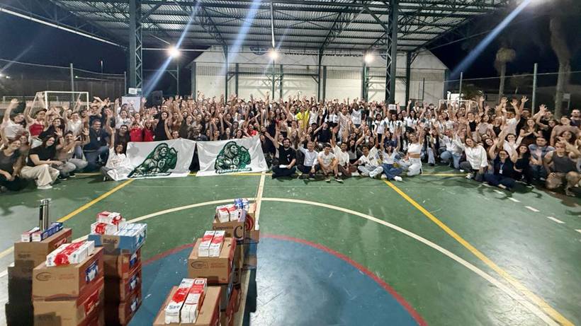 Alunos arrecadam mais de 12 mil litros de leite e óleo para o Hospital Samuel Libânio