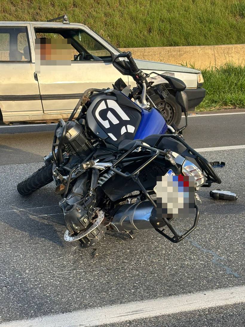 Homem fica em estado grave após roda desprender de moto e provocar queda na Fernão Dias