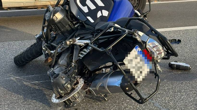 Homem fica em estado grave após roda desprender de moto e provocar queda na Fernão Dias