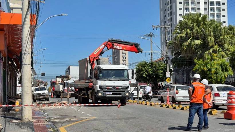 Avenida Vicente Simões ficará interditada até o fim dos trabalhos no Supermercado Alvorada