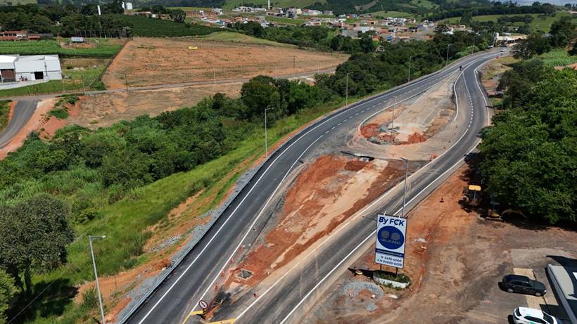 EPR entrega obras em Borda e Jacutinga; autoridades vistoriam melhorias na AMG-1935