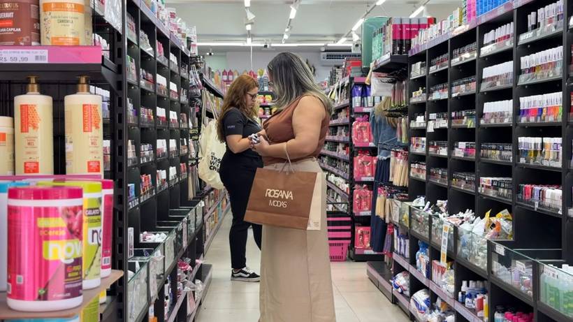 Dia das Mães eleva vendas no comércio de Pouso Alegre; lojistas dão dicas de presentes de última hora