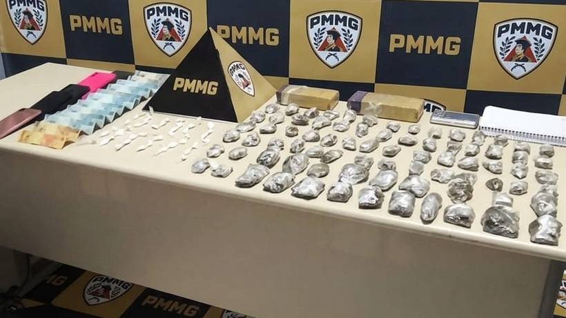 Mulher é presa em Ouro Fino por tráfico de drogas e corrupção de menor