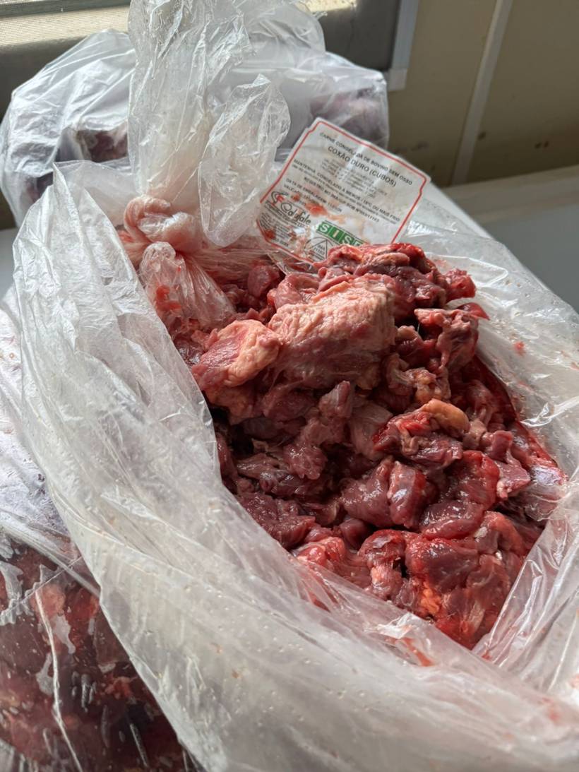 Escolas comunicam carne bovina com excesso de gordura e Prefeitura notifica fornecedor