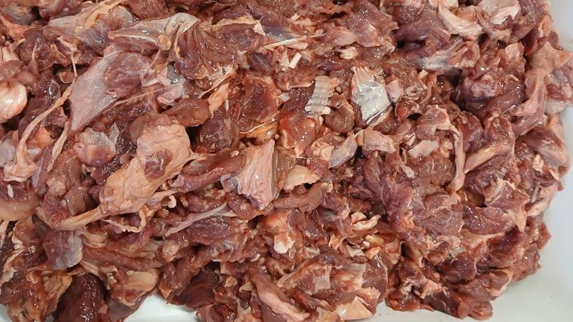 Escolas comunicam carne bovina com excesso de gordura e Prefeitura notifica fornecedor