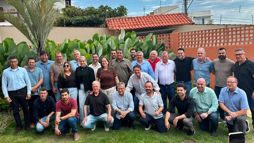 Prefeito de Pouso Alegre declara apoio a Mateus Simões para o Governo de MG