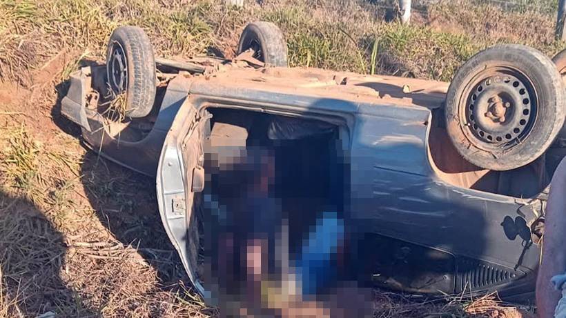 Motorista fica em estado grave após perder controle do carro e capotar na MG-173
