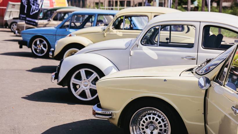 Uaiktoberfest e encontro de carros antigos movimentam Pouso Alegre em outubro