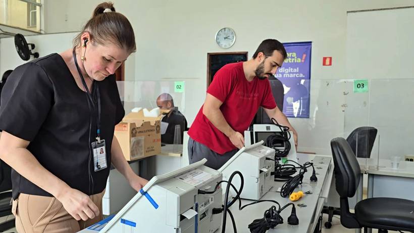 Eleições 2026: Urnas eletrônicas passam por testes e preparação em Pouso Alegre