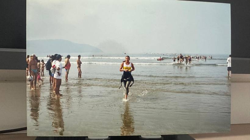 Aos 46 anos, vereadora volta à natação e conquista pódio em prova de 5 km