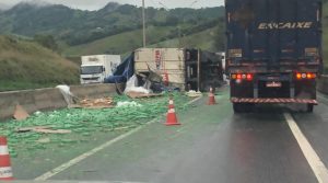 Congestionamento na Fernão Dias atinge 9km após acidente em Camanducaia
