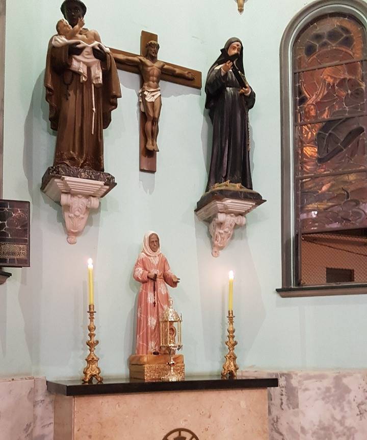 Imagem de beata nhá chica de capela em Inconfidentes até Basílica de Borda da Mata. Foto: José Valmei Bueno