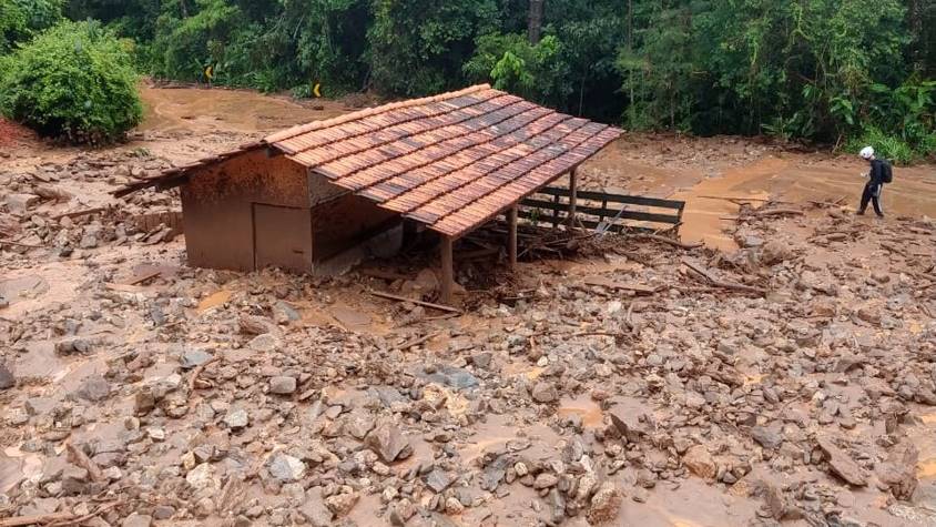 Temporal causa estragos em Wenceslau Braz e deixa BR-459 coberta de lama