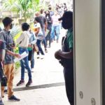 centenas de pessoas forma fila para emprego em pouso alegre. imagem: reprodução CAC