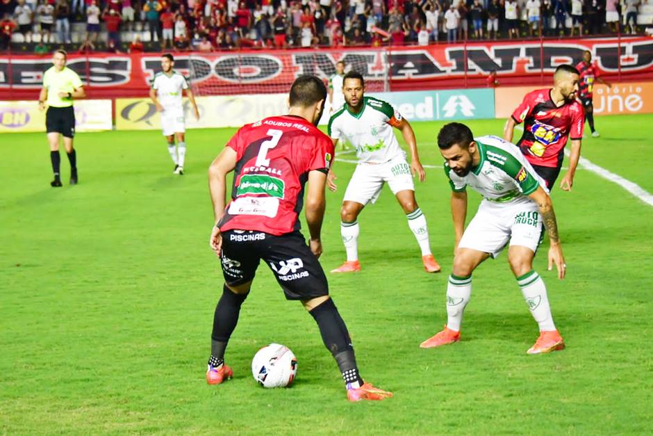 Pouso Alegre joga bem, mas perde para o América-MG no Manduzão. Foto: Chiarini Jr/Roma Mkt