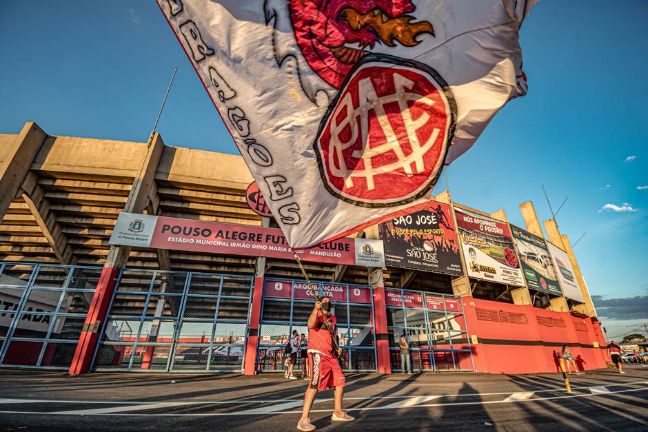 Pouso Alegre FC  o site da torcida do Pousão