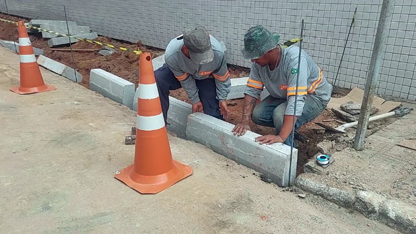 Obra de revitalização do centro comercial tem início na Rua Dom Neri