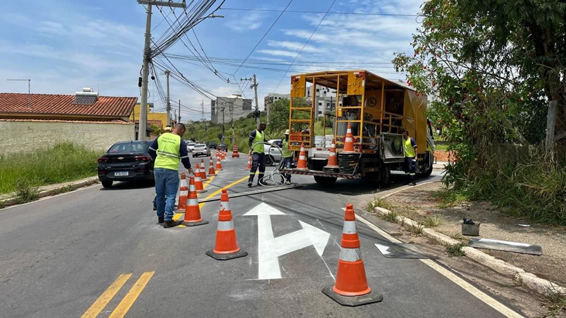 Pouso Alegre ganha novos abrigos de ônibus e sinalização na região do Ibirá