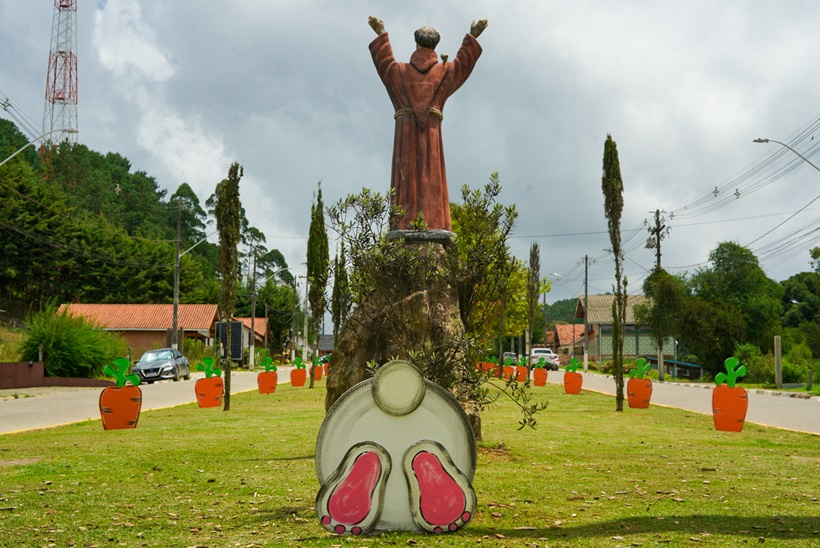 Monte Verde ganha decoração especial de Páscoa para receber turistas
