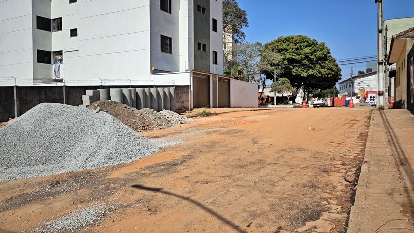 Após três meses de interdição, Rua Jaci Laraia tem trânsito liberado