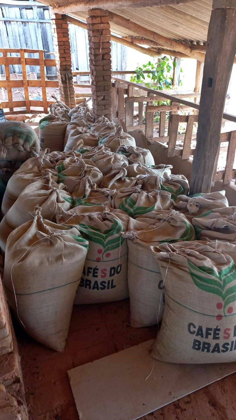 PC recupera 33 sacas de café e trator furtados em fazenda de Machado