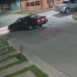 Caminhonete fura parada obrigatória e atinge carro em Pouso Alegre