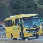 Homem morre em batida frontal entre moto e ônibus na rodovia MG-173