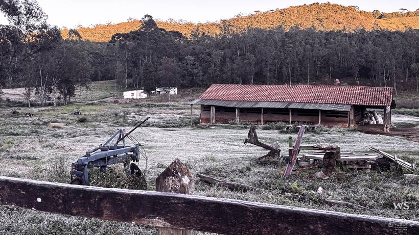Maria da Fé amanhece com geada e temperatura negativa na zona rural