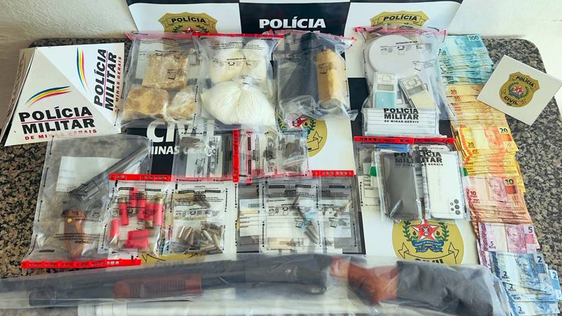Duas pessoas são presas com drogas, vários celulares e armas em Paraisópolis