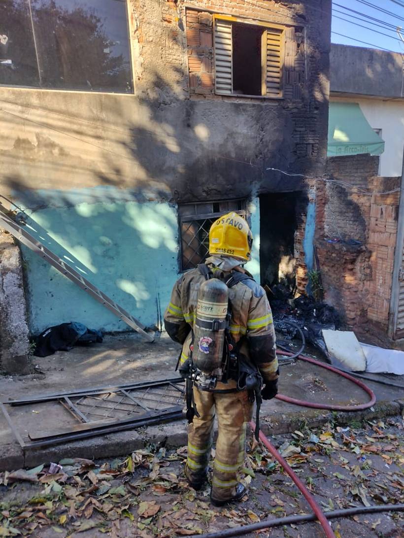 Homem é encontrado morto em casa que pegou fogo em Pouso Alegre