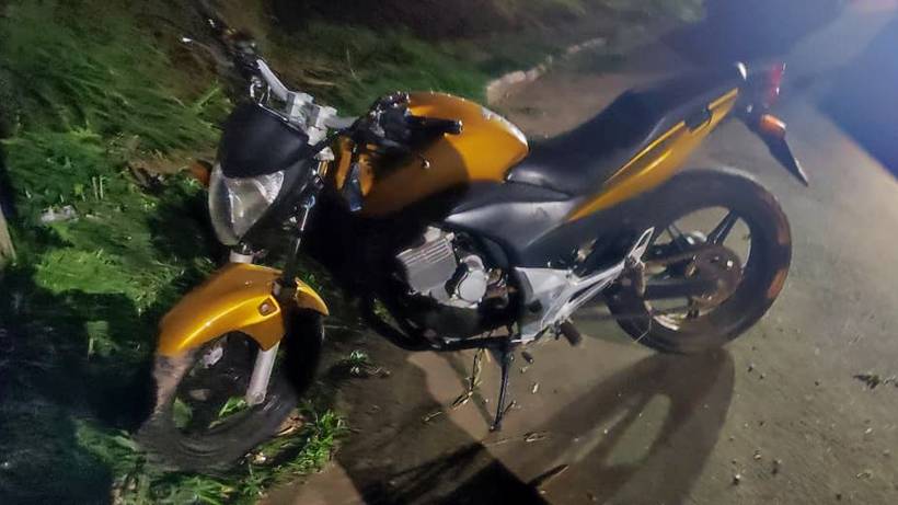Homens roubam moto em Espírito Santo do Dourado; PM recupera veículo após perseguição