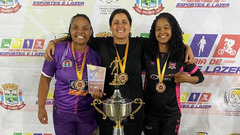 Futsal feminino de Pouso Alegre é campeão na região com ajuda de goleira que atua em Portugal