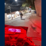 Homem é preso após fugir da PM de moto e tentar correr à pé ao ser fechado