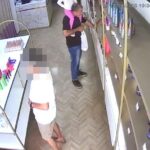 Homem com criança nos ombros furta perfumes em loja no centro de Pouso Alegre