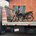 Homem furta moto de patrão, foge da PM em alta velocidade e sofre acidente