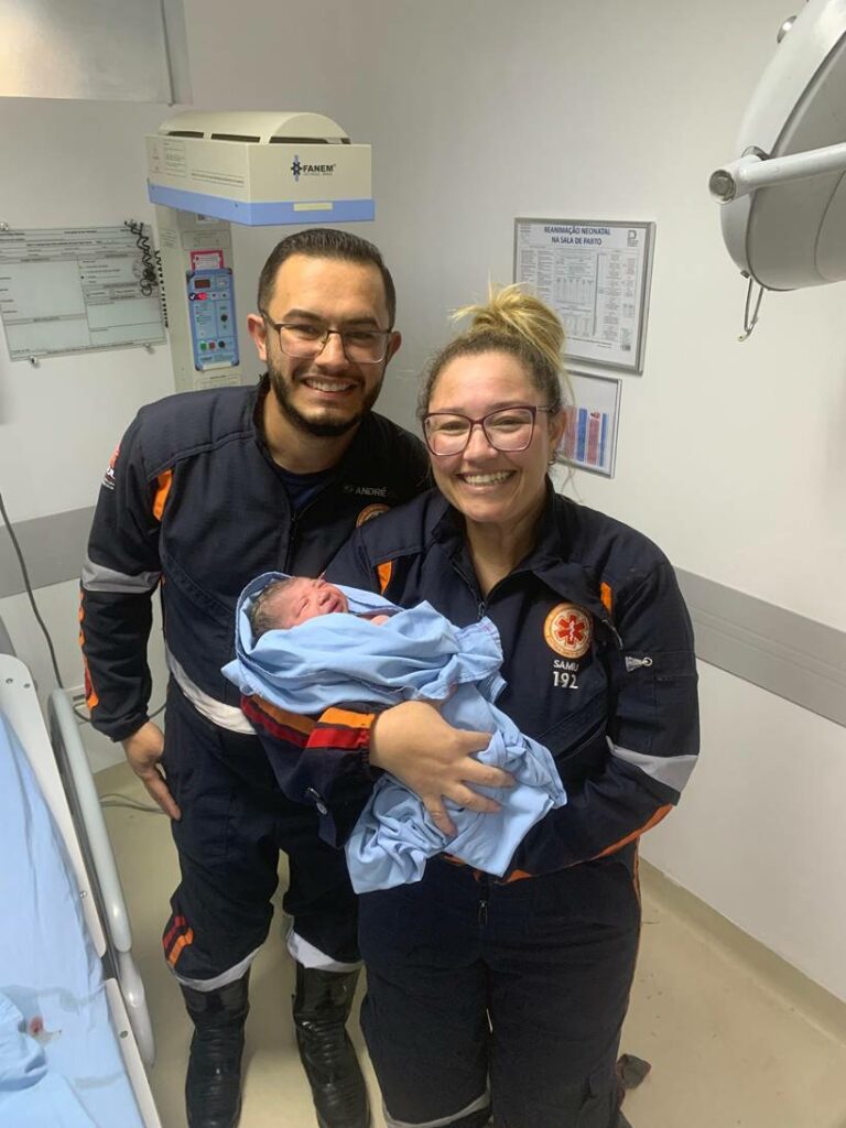 Bebê nasce em elevador de hospital no Sul de Minas