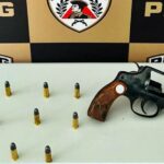 Idoso armado é preso após invadir a casa da ex-namorada em Turvolândia