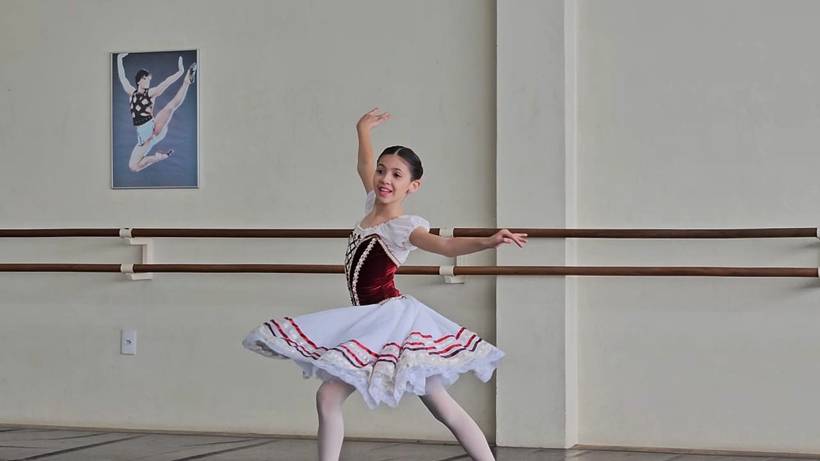 Menina de 10 anos sonha em ser bailarina profissional; Bolshoi fará pré-seleção em Pouso Alegre