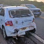 Veículo da Saúde de Santa Rita do Sapucaí é atingido por caminhão na BR-459