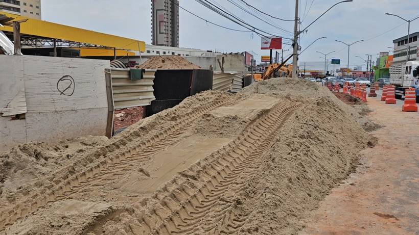 Obra do Villefort chega a 18 meses; Prefeitura diz que ruas serão liberadas no fim de novembro